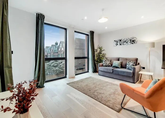 Deluxe Harrow Wembley Apartment